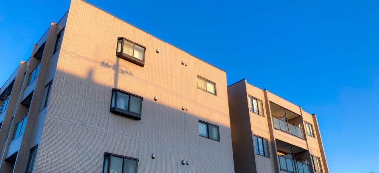 神奈川の気候と住環境を守る屋根リフォーム戦略で安心快適な暮らしを実現