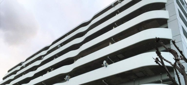 神奈川の気候に負けない住まいを守る屋根リフォームと点検の新常識